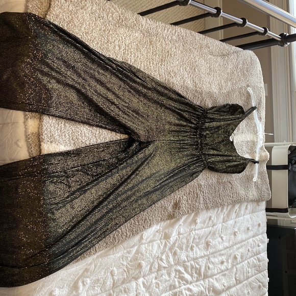 Show me your mumu black and gold velvet jumpsuit - Picture 3 of 5